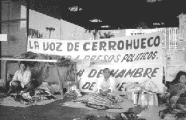 Angehrige politischer Gefangener kampieren vor dem Rathaus in Tuxtla Gutirrez, 15.85k