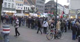 aachen: demo "stoppt sharons krieg!"