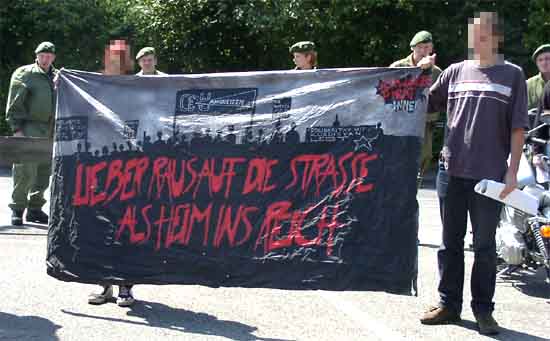 Lieber Raus auf die Stra&szlig;e als Heim ins Reich