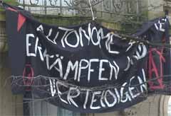 "autonome zentren erk&auml;mpfen und verteidigen"