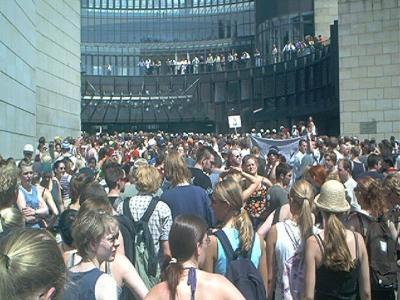 18.06.02: nix bannmeile! sturm auf den landtag