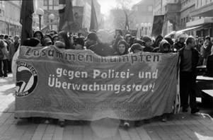 ber 500 AntifaschistInnen demonstrieren gegen Polizei- und berwachungsstaat